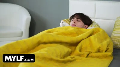 Horny Big Titted Stepmom Seduces Her Inexperienced Stepson