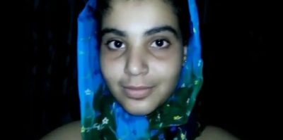 Desi cutie showing boobs and pussy