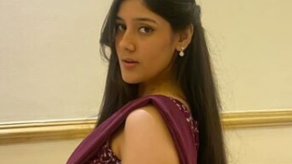 Sexy Indian Girl Nude Showing Boobs Ass Pussy Fingered by Boyfriend