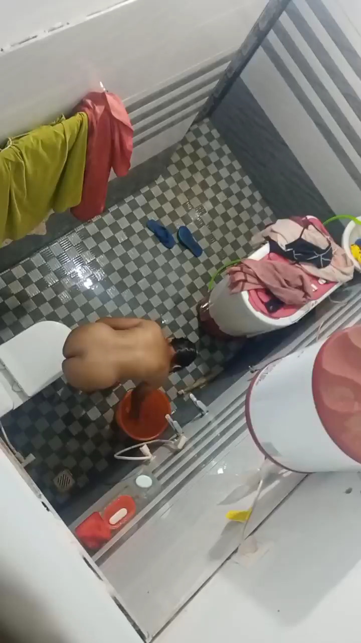 Bhabhi Nude Bath Captured Viral Hidden Cam